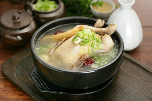 10 Makanan Korea Halal yang Wajib Dicoba Wisatawan Indonesia, Dijamin Enak & Bikin Ketagihan!